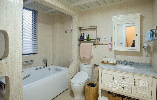 南阳装修140平米四室两厅简约美式风格卫浴间装修效果图