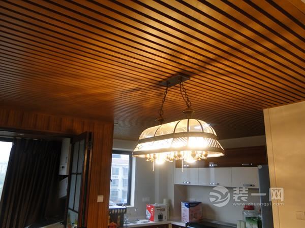 厨房木地板上顶装修效果图