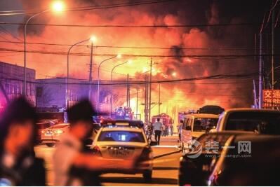 丰台一建材城昨烧了5小时 北京装修网聊装修防火规范