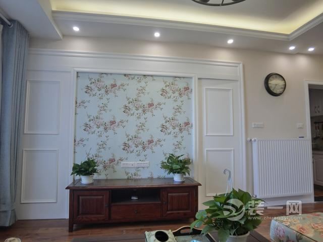 106平婚房客厅电视墙美式风格装修设计效果图