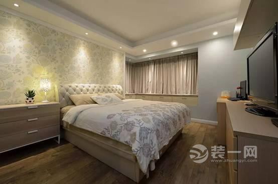 130平婚房主卧卧室现代简约风格装修设计效果图