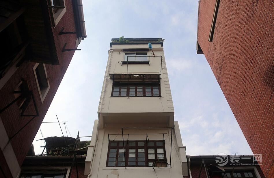 上海装修网曝39平米水塔房改空中别墅将被拆 小户型装修案例