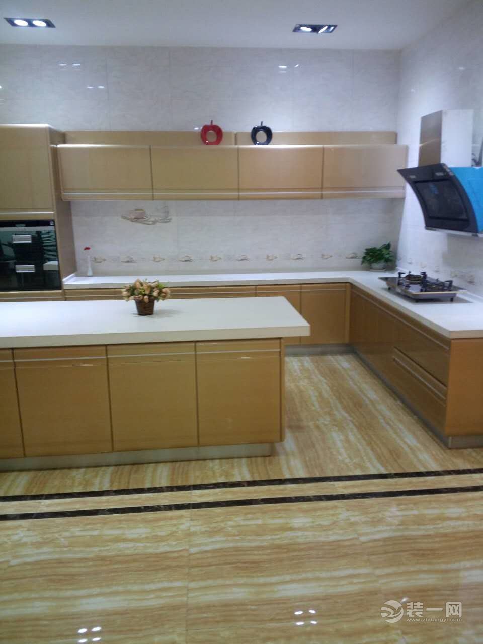 河南紫苹果钻石装饰工程有限公司厨房样板间