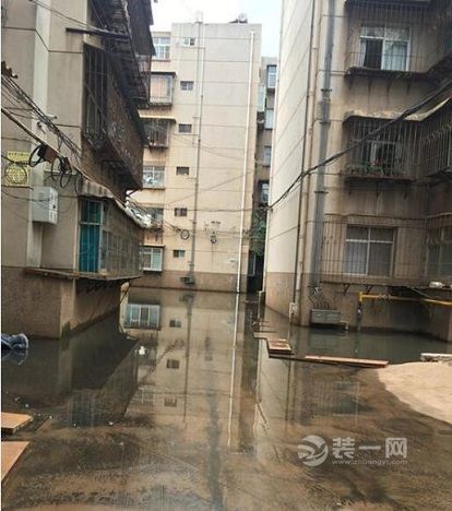 因地势低昆明一小区逢雨必淹 家装排水坡度怎样留?