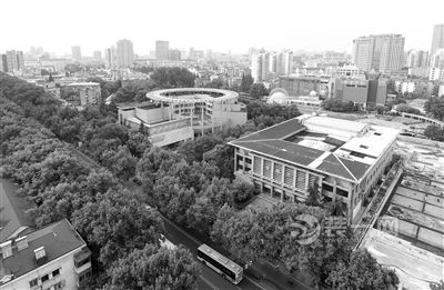 空中俯拍的南京市青少年宫