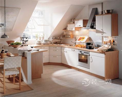 阁楼改造厨房小户型厨房装修设计效果图L型厨房装修设计效果图