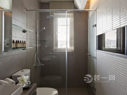 海口装修网淋浴房现代风格装修效果图