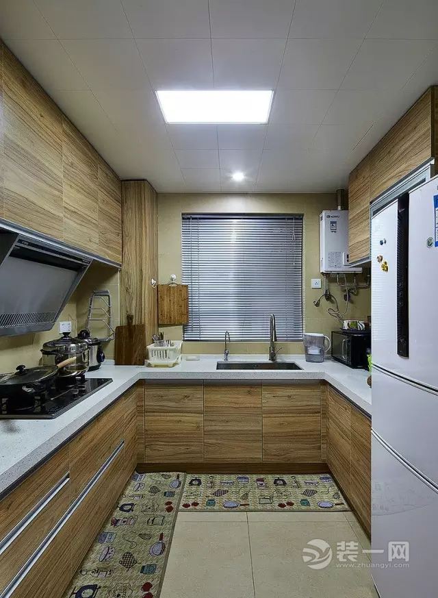 太原装饰公司90平简约原木风格两室两厅厨房装修设计效果图