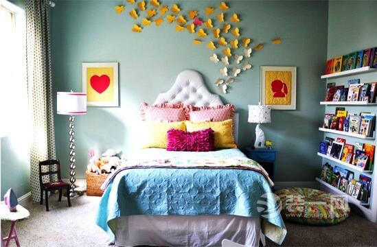打造昆明私密卧室背景墙装修 让睡觉情趣飘过你床头