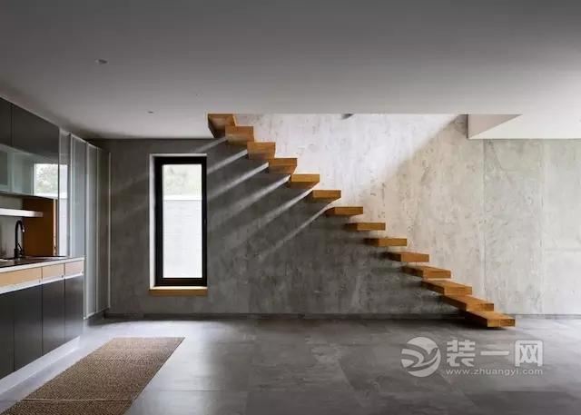 珠海装饰公司分享乌克兰豪宅楼梯装修效果图