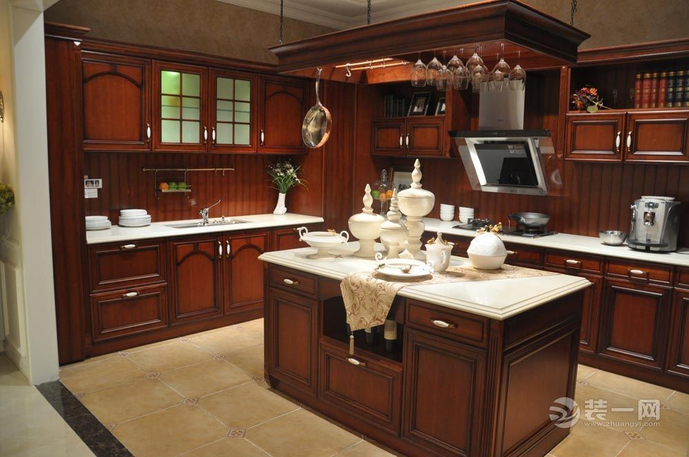 美式风格实木整体橱柜厨房装修效果图