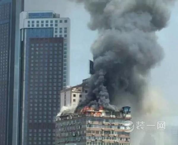 南昌一高楼起火刷爆朋友圈 大厦火灾实用自救方法在这里