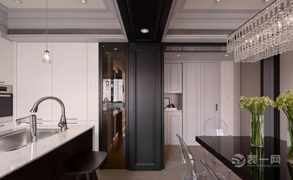 沉稳线条+黑白灰家具装饰 装修140平米新颖时尚空间