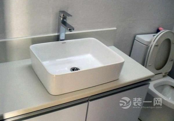 新房装修过程卫浴盆柜效果图