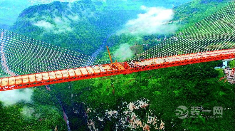 世界第一高桥北盘江大桥合龙 距江面高差565米