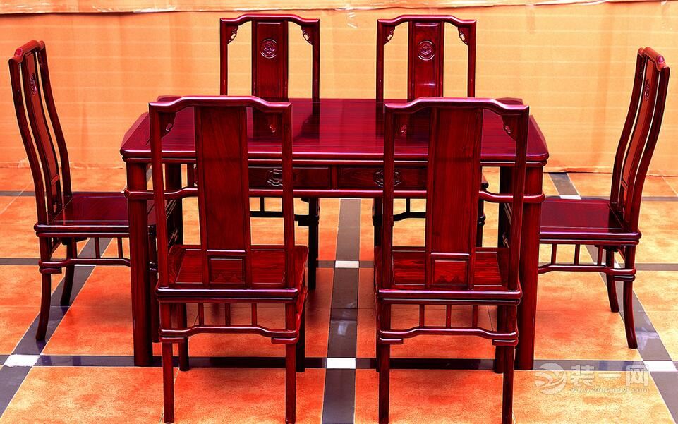 红木餐桌椅子