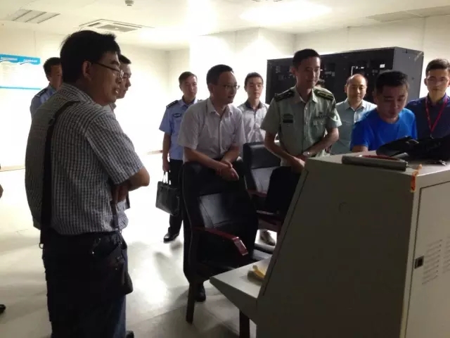 安庆市领导考察安庆体育中心控制室