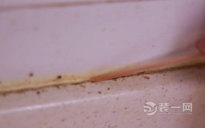 怎样去除瓷砖油污 装修网提醒表面缝隙清洁全都不能少