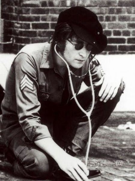 英国著名摇滚乐队“披头士”成员— —约翰·温斯顿·列侬(John Winston Lennon)