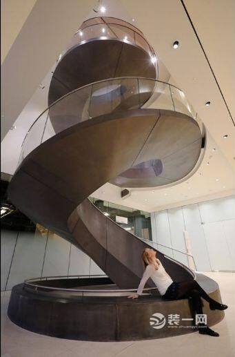 世界上最壮观旋转楼梯装修设计效果图