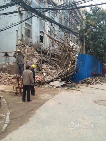 郑州一老旧房屋装修导致坍塌 疑似改造砸了承重墙