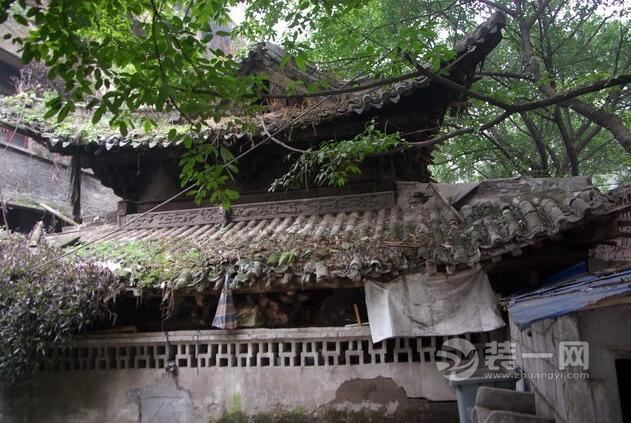 东华观藏经楼装修将完成 重庆最老木质建筑旧貌换新颜