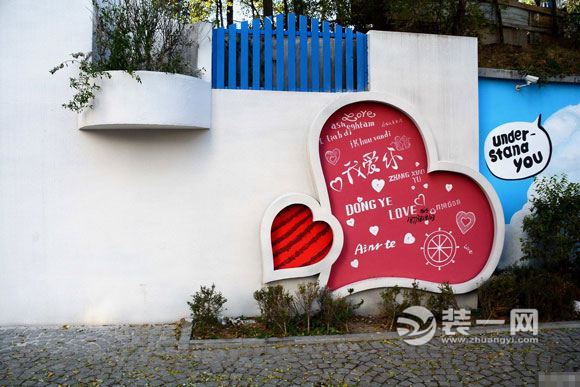 沈阳街头120米浪漫文艺范儿“爱情墙”装修效果图