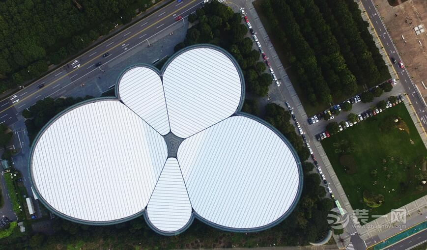 上海装修网揭上海东方艺术中心航拍图 高颜值建筑酷似蝴蝶兰
