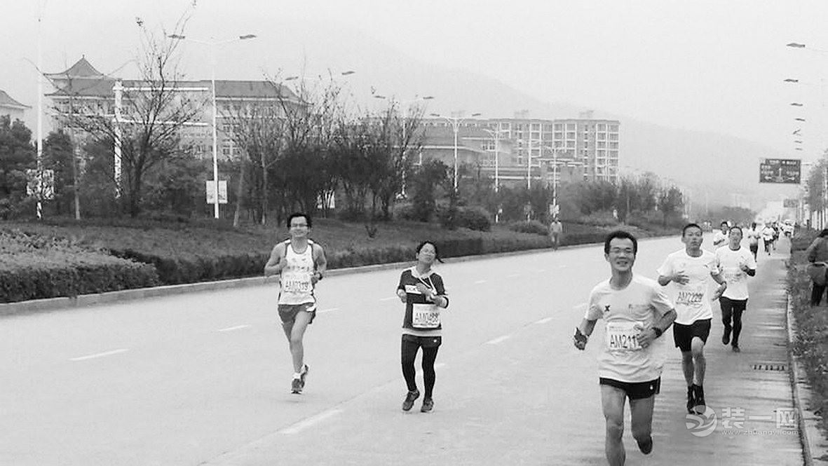 安庆首届半程马拉松赛