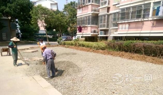 成都小区绿地改建停车场 行政主管部门已经介入调查