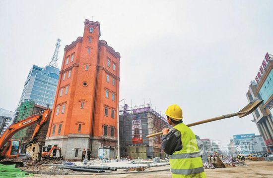 武汉中山大道改造开街在即 纯手工还原老建筑风貌