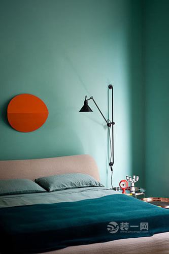 卧室背景墙六安装饰速成法 美观收纳一招搞定