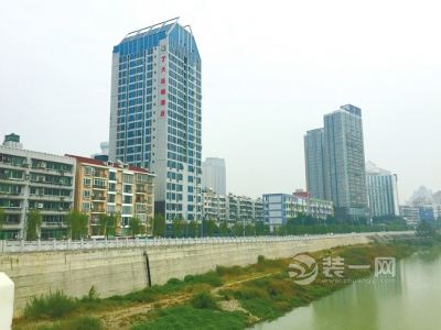 开发商住建规划部门扯皮 绵阳业主近4年难拿房产证