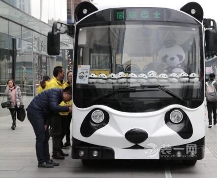 熊猫巴士入驻成都春熙路 盘点那些可爱熊猫主题装修