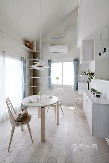 95平米浅色系小复式公寓 精心打造简约恬静日式屋