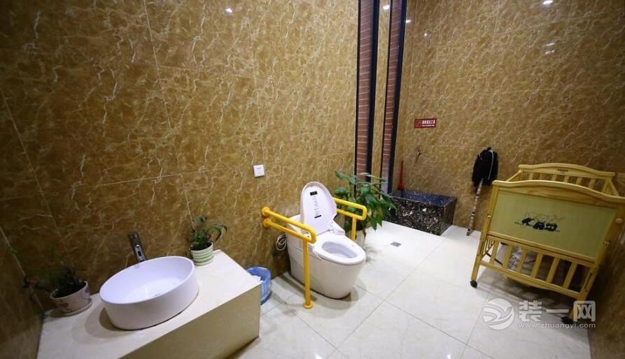 重庆沙坪坝现土豪公共厕所 装修设施完善配备母婴室