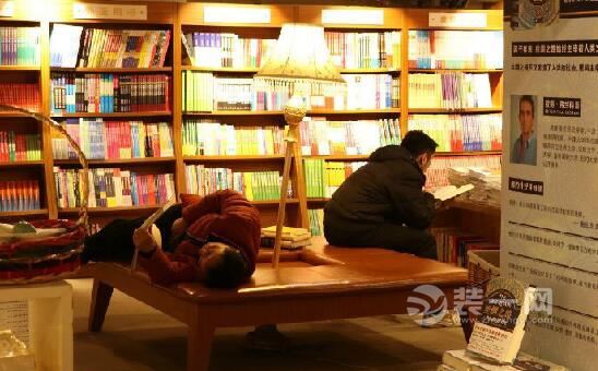 合肥暖心书店爆红 24小时书店不驱赶任何人装修也很暖