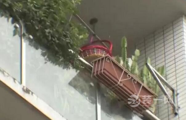 南瓜坠落砸百万玛莎拉蒂 广州业主阳台装修注意事项