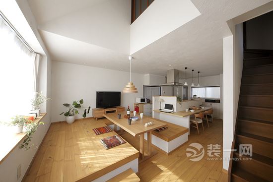80平木色小复式公寓 乌鲁木齐装修网日式风格效果图