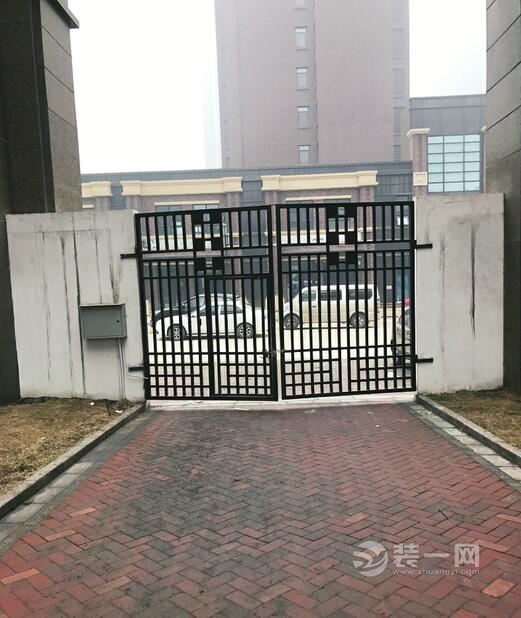 济南一小区消防通道被锁已久