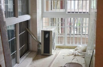 苏州市民为扩大房屋使用面积 装修时私搭阳台遭起诉