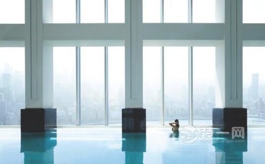 上海酒店装修悬空泳池颇吸睛 这些有腔调的泳池你去过吗
