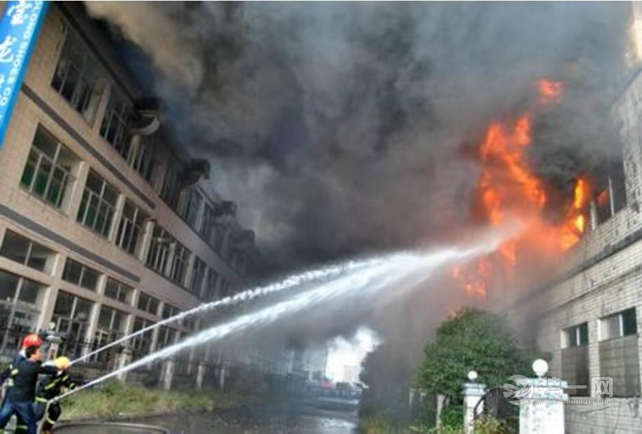 消防栓没水致业主家装修被烧 重庆物业被判承担一半责任