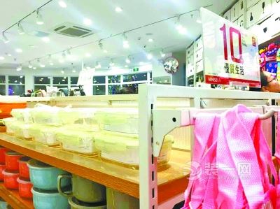 武汉十元店“中国造”深得年轻人心 长期发展装修很重要
