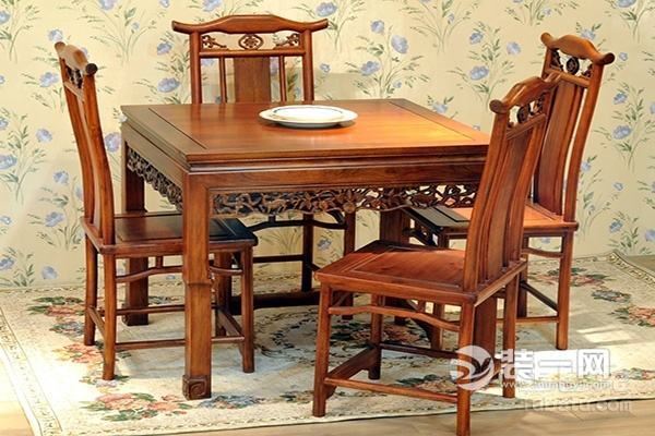 香樟木中式风格桌椅图片