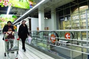 探访南京15家商场和超市防护安全 仅3家安装防护网