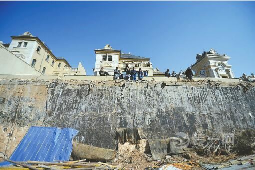 济南某别墅区违建屡禁不止 业户开挖4000余平米地宫