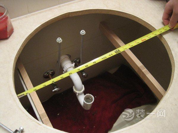 广州装修网浴室柜墙排水pk地排水优劣 卫生间干湿分离装修大全