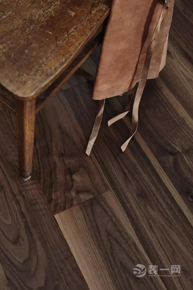 设计师亲自指导 35款不同纹理木地板搭配家具效果图