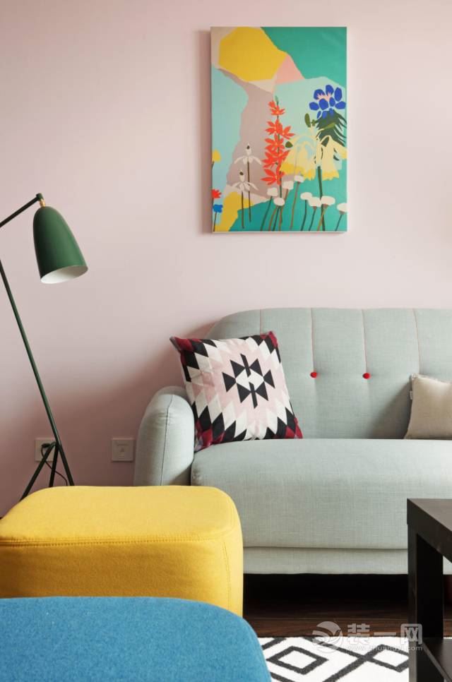 60平粉色系列客厅装修设计
